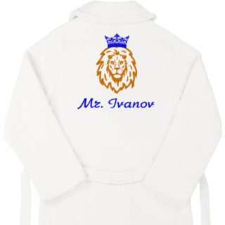 Халат с вышивкой "Лев с короной и именем"